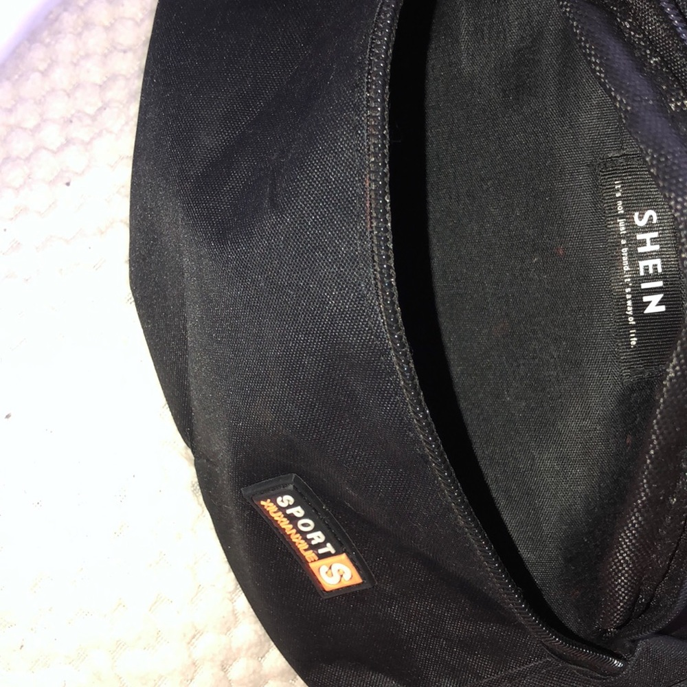 Fannypack - Picture 2 of 2